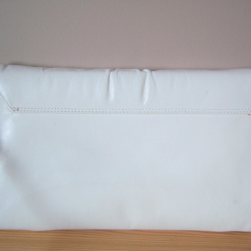 Vintage Mastercraft Beige Genuine Leather Purse. - Picture 3 of 5